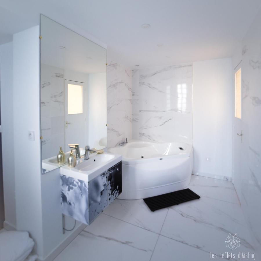 Suite 50 Nuances Avec Balneotherapie Pour 2 Caen Exterior photo